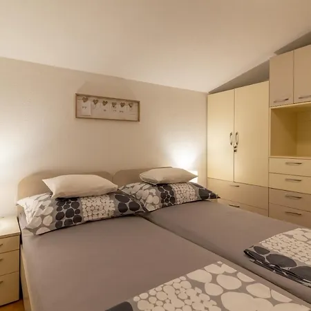 Апартаменти Stela; Charming 1bedroom Apt. With A Stunning View Трогір