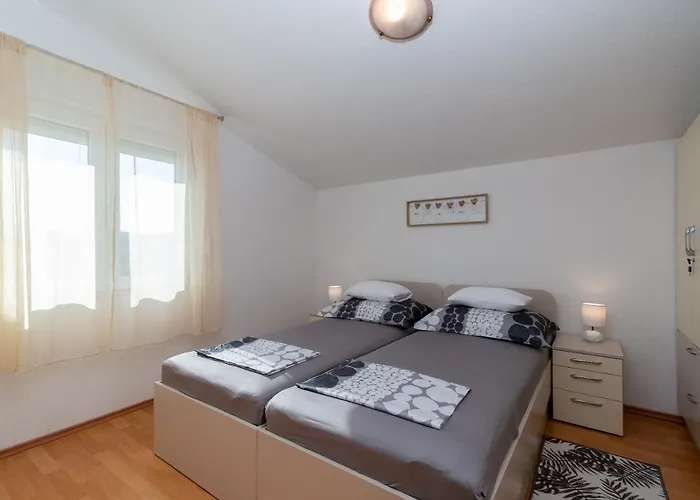 Stela; Charming 1bedroom Apt. With A Stunning View Трогір