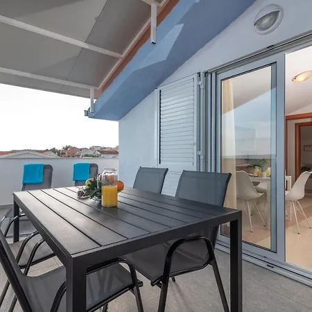 Stela; Charming 1bedroom Apt. With A Stunning View * 트로기르